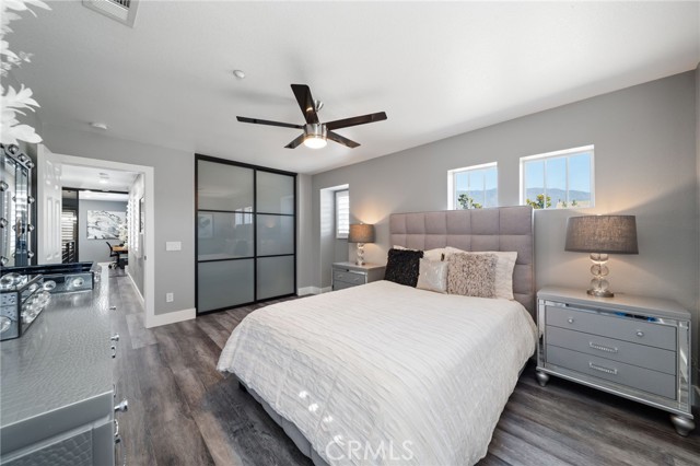15583 N Peak Lane, Fontana CA: https://media.crmls.org/medias/bb35d017-73d6-4f98-a1fd-4f9b3234f78b.jpg