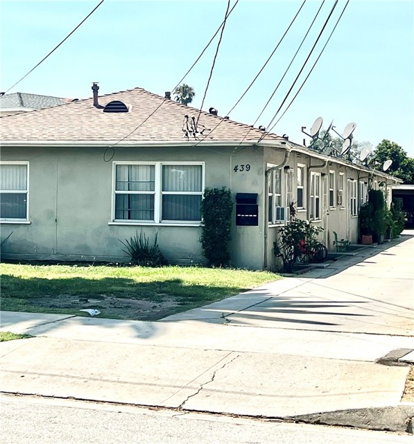 439 S Montebello Boulevard, Montebello CA: https://media.crmls.org/medias/bb3614a9-588c-48f8-93a2-9c6b638f1213.jpg