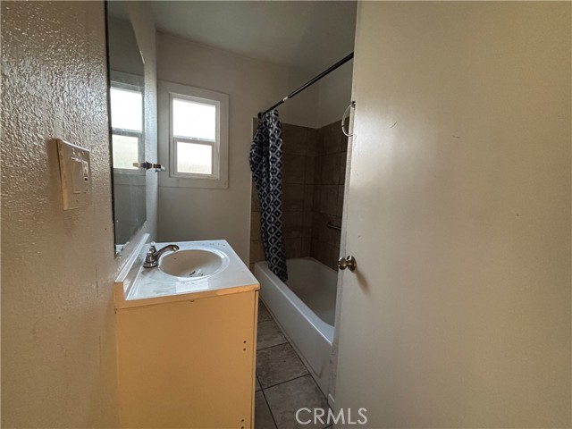 Detail Gallery Image 9 of 19 For 5714 Keniston, Los Angeles,  CA 90043 - 3 Beds | 1 Baths