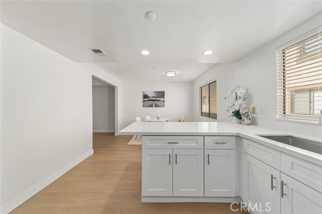 Detail Gallery Image 10 of 32 For 32 S Chapel Ave #D,  Alhambra,  CA 91801 - 3 Beds | 2/1 Baths