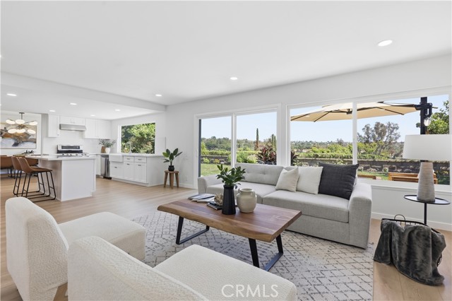 Detail Gallery Image 14 of 46 For 23762 via Porton, Mission Viejo,  CA 92691 - 6 Beds | 3 Baths