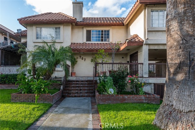 Detail Gallery Image 3 of 44 For 707 Raleigh St #5,  Glendale,  CA 91205 - 3 Beds | 3 Baths