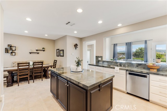 Detail Gallery Image 18 of 55 For 14690 Corkwood Dr, Moorpark,  CA 93021 - 5 Beds | 3/1 Baths