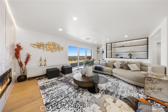 12284 Circula Panorama, Santa Ana CA: https://media.crmls.org/medias/bb370ba9-8568-427d-9da5-772990ce2788.jpg