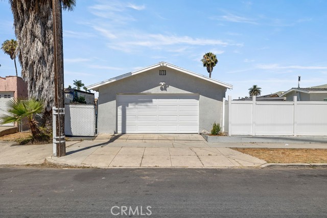 Detail Gallery Image 28 of 31 For 800 W 101 St, Los Angeles,  CA 90044 - 4 Beds | 2/1 Baths