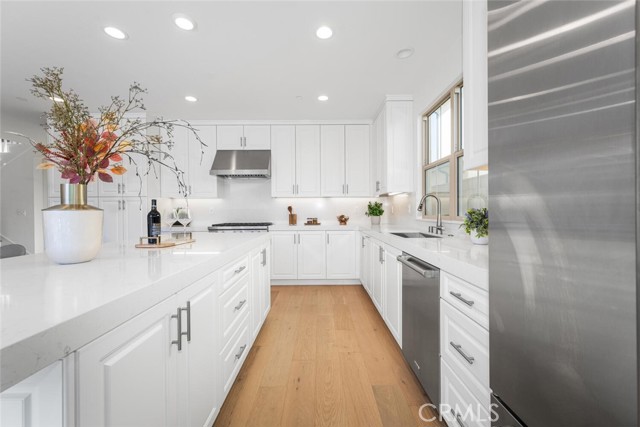 Detail Gallery Image 7 of 38 For 107 Somera, Irvine,  CA 92602 - 4 Beds | 3 Baths