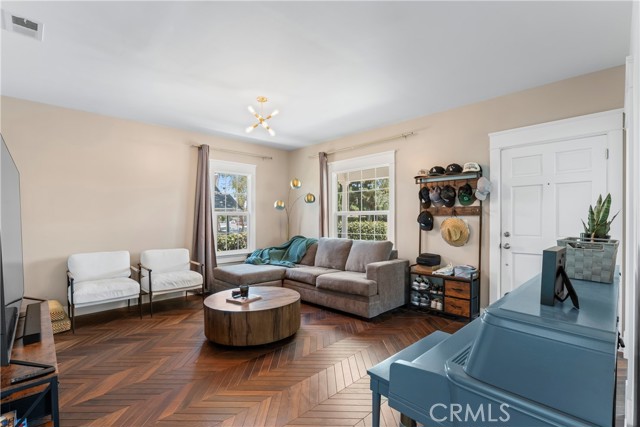 976 N Loma Vista Drive, Long Beach CA: https://media.crmls.org/medias/bb3775d2-dcf0-4e6a-a0f0-93b87c829219.jpg