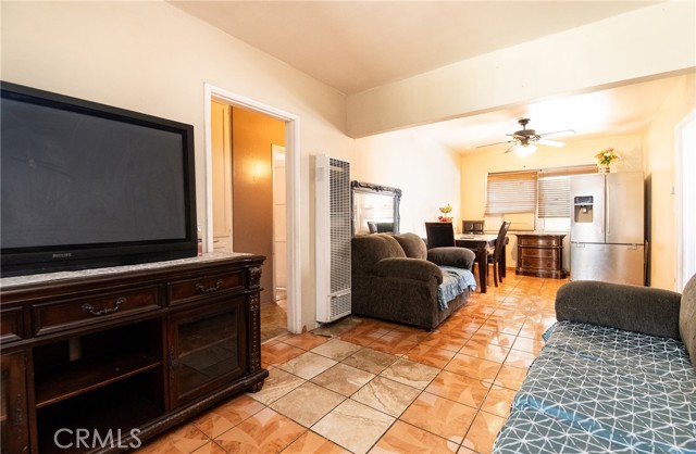 Detail Gallery Image 7 of 28 For 8560 Newport Ave, Fontana,  CA 92335 - 2 Beds | 1 Baths