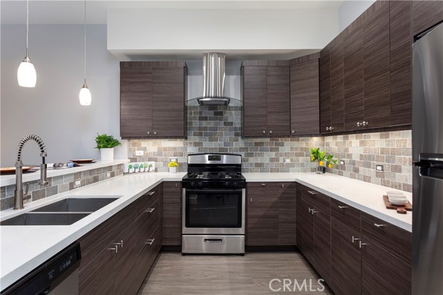 Detail Gallery Image 11 of 27 For 3236 Royal Oaks Dr #2,  Thousand Oaks,  CA 91362 - 3 Beds | 2/1 Baths