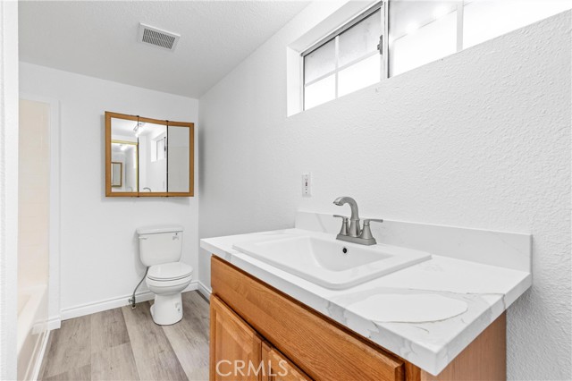 Detail Gallery Image 23 of 29 For 2435 W Broadway, Anaheim,  CA 92804 - 3 Beds | 2 Baths