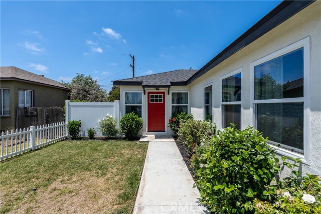 Detail Gallery Image 2 of 21 For 2241 Grand Ave, Long Beach,  CA 90815 - – Beds | – Baths