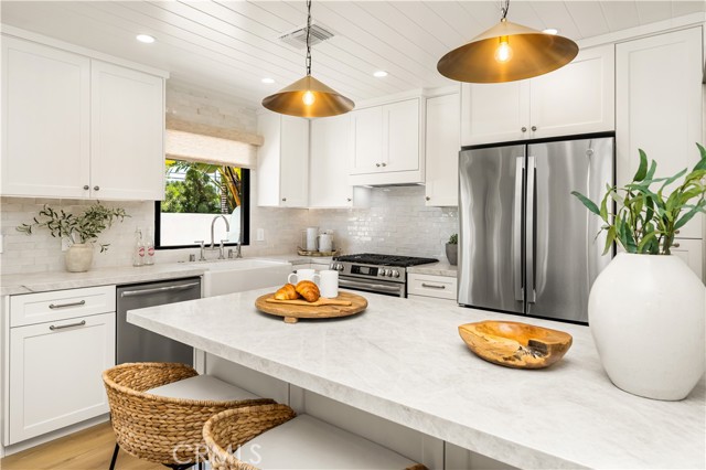 2134 Orange Avenue, Costa Mesa CA: https://media.crmls.org/medias/bb396cd9-27b3-49d1-aa4d-f8787392cdbc.jpg