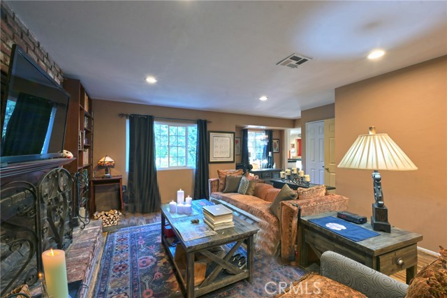Detail Gallery Image 27 of 54 For 23421 Aetna St, Woodland Hills,  CA 91367 - 3 Beds | 2/1 Baths