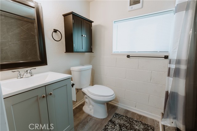 Detail Gallery Image 11 of 18 For 42520 Sonoma Dr, Big Bear Lake,  CA 92315 - 4 Beds | 2 Baths