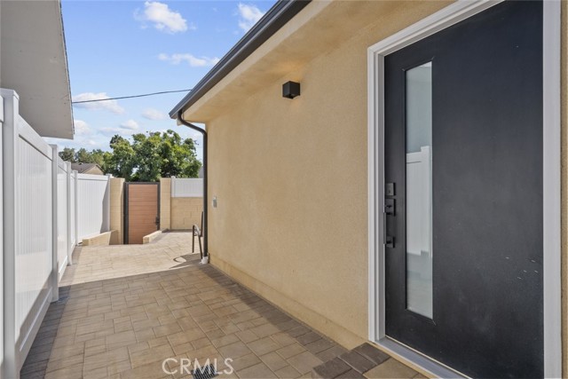 8049 Lullaby Lane, Panorama City CA: https://media.crmls.org/medias/bb3a736d-b19b-4b32-88b6-28987f6a93e6.jpg