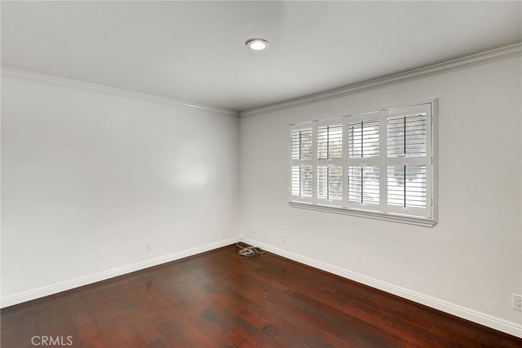 MLS #WS25216940 image #5