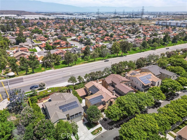 3943 E Lindenwood Drive, Ontario CA: https://media.crmls.org/medias/bb3a98f1-18f2-45b6-9e28-643d9b9ab655.jpg