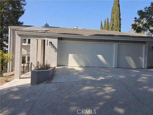 3622 Roberts View Place, Studio City CA: https://media.crmls.org/medias/bb3acc94-2bcb-425d-a904-c78cc5bddea2.jpg