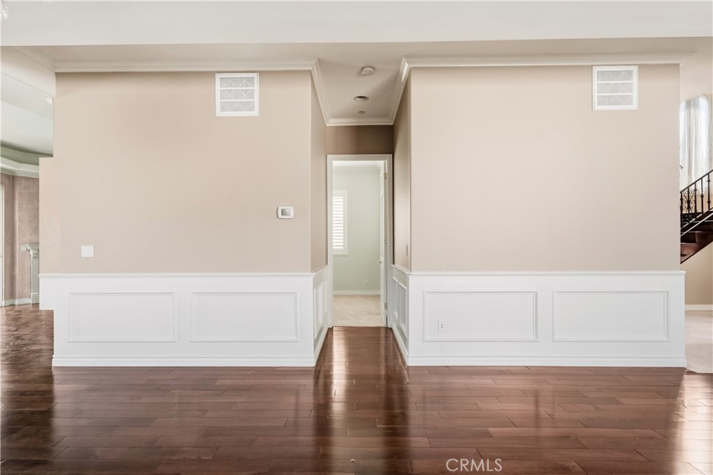 https://media.crmls.org/medias/bb3b29dc-e264-4dae-a92d-2eeef22ca1e6.jpg?preset=X-Large