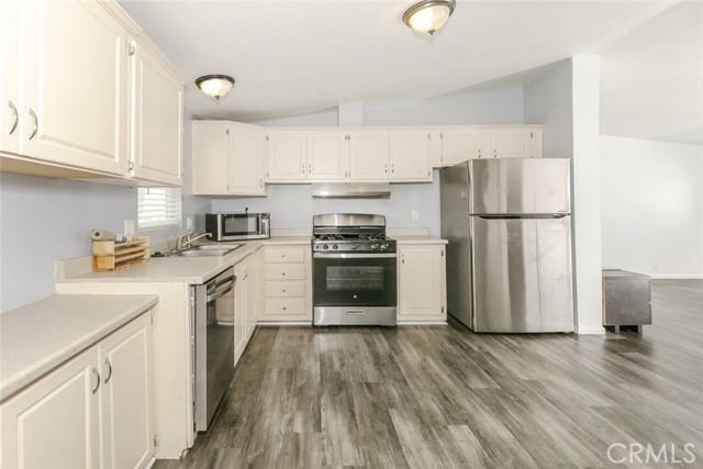 29021 Bouquet Canyon Road, Saugus CA: https://media.crmls.org/medias/bb3b8fbb-2a56-48f4-8815-e2533e2bc23d.jpg
