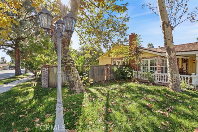 Detail Gallery Image 3 of 59 For 2490 Michigan, Claremont,  CA 91711 - 4 Beds | 2 Baths