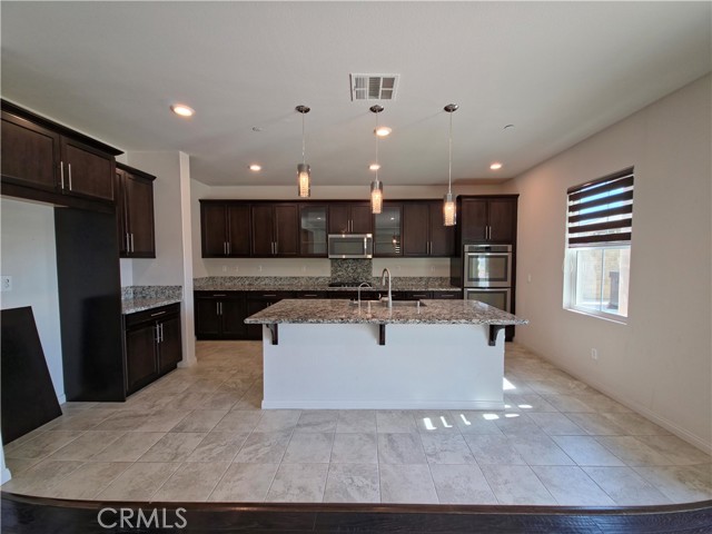 Detail Gallery Image 3 of 25 For 459 White Bark Ln, Simi Valley,  CA 93065 - 5 Beds | 4 Baths