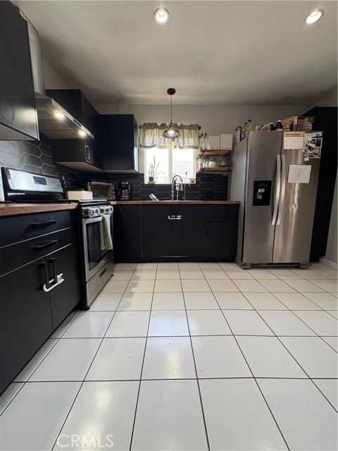 4544 Fisher Street, East Los Angeles CA: https://media.crmls.org/medias/bb3c6d0c-3c87-4dc3-83b8-6ac7a5efe9fb.jpg