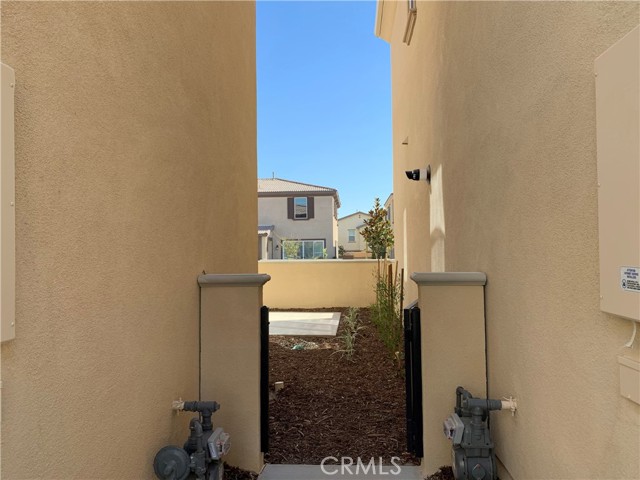 Detail Gallery Image 16 of 17 For 14509 Verona Pl, Corona,  CA 92880 - 4 Beds | 3/1 Baths