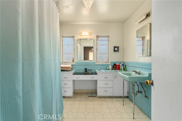 650 N Acacia, Rialto CA: https://media.crmls.org/medias/bb3d33a8-fa83-42e1-8cda-e305e0dc56f3.jpg