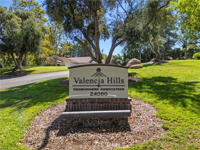 Detail Gallery Image 47 of 52 For 25457 via Macarena, Valencia,  CA 91355 - 5 Beds | 3 Baths