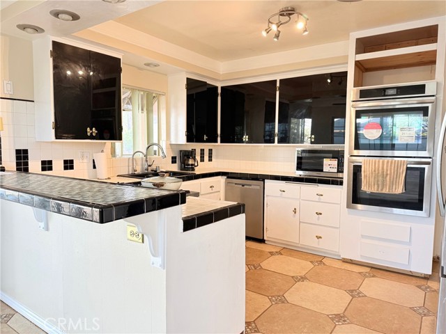 Detail Gallery Image 3 of 22 For 29031 Lakeview, Nuevo,  CA 92567 - 3 Beds | 3 Baths