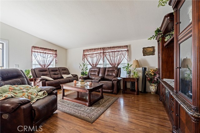 Detail Gallery Image 7 of 27 For 1550 20th, Rosamond,  CA 93560 - 3 Beds | 2 Baths