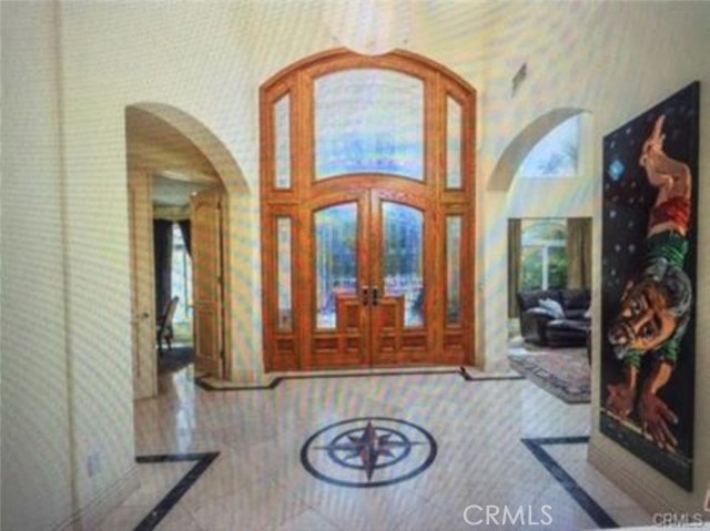 Detail Gallery Image 4 of 13 For 5717 Melvin Ave, Tarzana,  CA 91356 - 8 Beds | 5 Baths