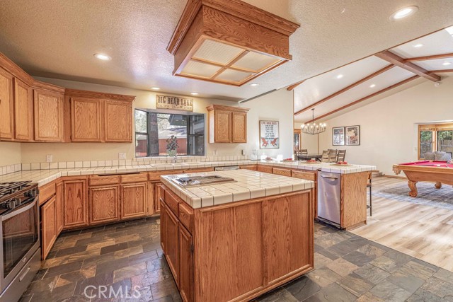 42756 Tannenbaum Platz, Big Bear Lake CA: https://media.crmls.org/medias/bb3d808f-7bb8-4906-adfe-f9c1b3e49b0d.jpg