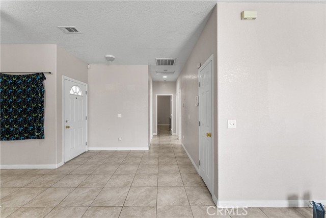 Detail Gallery Image 6 of 12 For 8301 Underwood Ave, California City,  CA 93505 - 3 Beds | 2 Baths