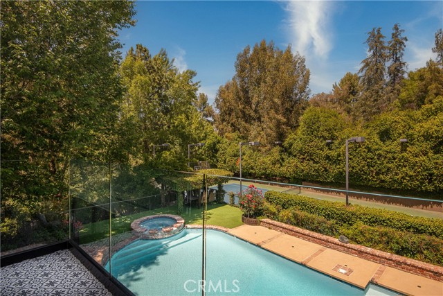 4851 Corbin Avenue, Tarzana CA: https://media.crmls.org/medias/bb3de1c6-661f-453f-b846-221fa406ae09.jpg