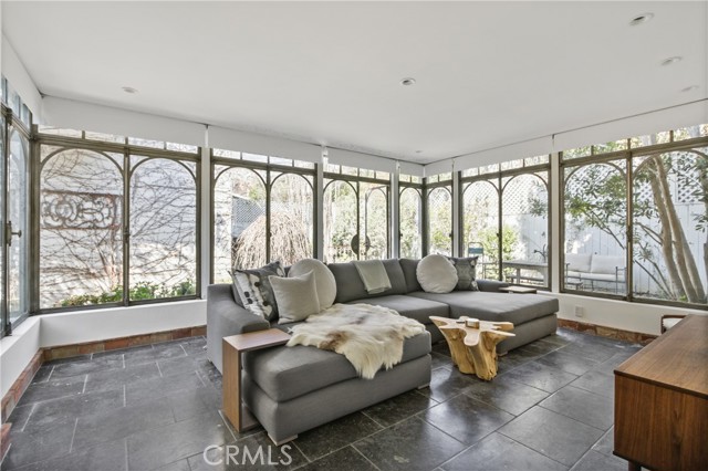 Detail Gallery Image 19 of 45 For 464 Holly, Laguna Beach,  CA 92651 - 4 Beds | 3/1 Baths