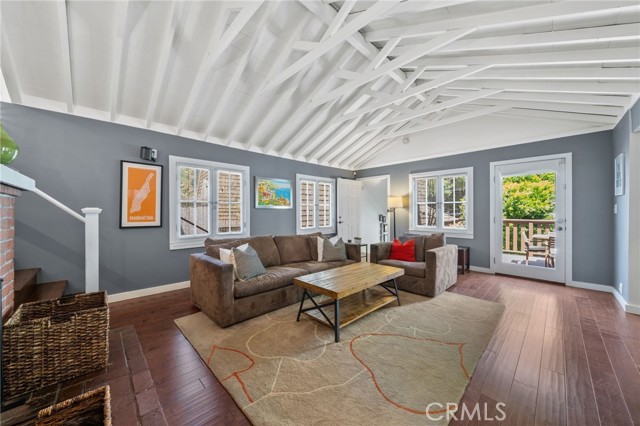Detail Gallery Image 16 of 47 For 9854 Portola Dr, Beverly Hills,  CA 90210 - 3 Beds | 2 Baths