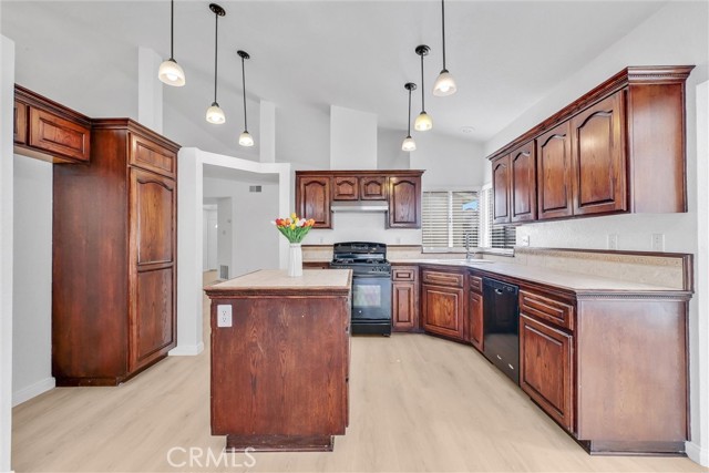 Detail Gallery Image 12 of 44 For 10561 Mendoza Rd, Moreno Valley,  CA 92557 - 4 Beds | 2 Baths