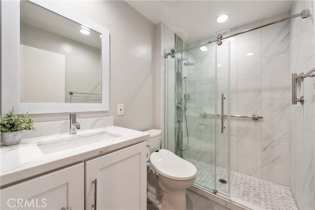 Detail Gallery Image 12 of 22 For 57 Greenmoor #49,  Irvine,  CA 92614 - 2 Beds | 2/1 Baths