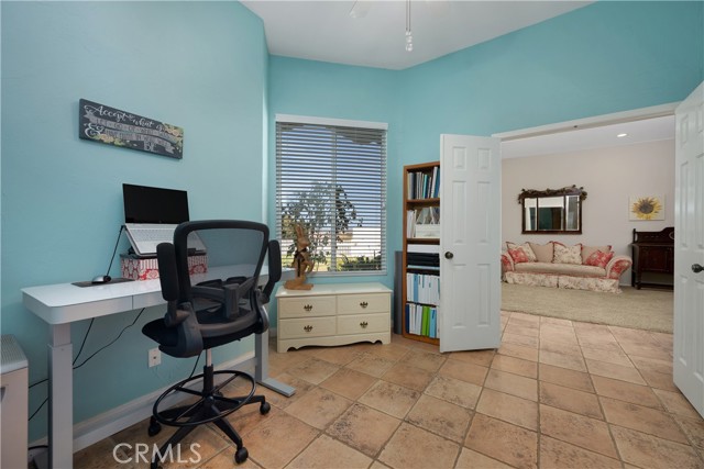 42708 Mountain Shadow Road, Murrieta CA: https://media.crmls.org/medias/bb3f183d-48eb-4366-92b2-56faaa2e4197.jpg