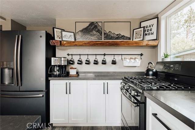 Detail Gallery Image 15 of 43 For 1106 Rocky Mountain Rd, Big Bear City,  CA 92314 - 2 Beds | 2 Baths