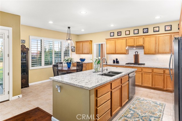 Detail Gallery Image 10 of 75 For 13939 Guidera Dr, Rancho Cucamonga,  CA 91739 - 5 Beds | 3/1 Baths
