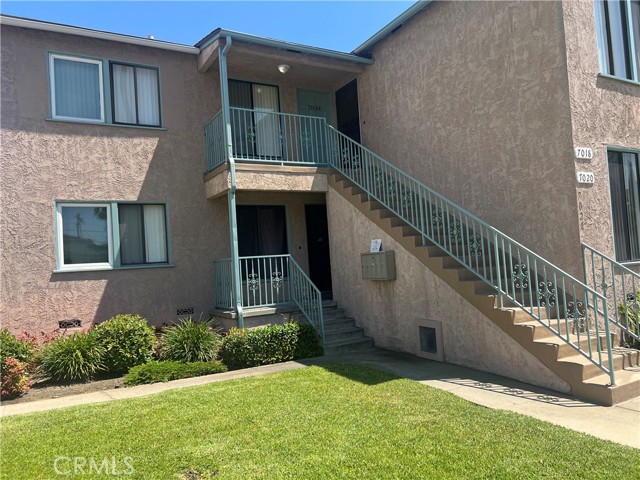 7018 La Tijera Boulevard, Los Angeles CA: https://media.crmls.org/medias/bb3fc560-4e6e-4967-badd-26c9040f58d5.jpg