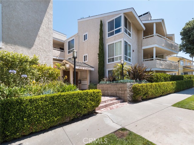 428 Esplanade, Redondo Beach, California 90277, 2 Bedrooms Bedrooms, ,1 BathroomBathrooms,Residential,Sold,Esplanade,SB23119318