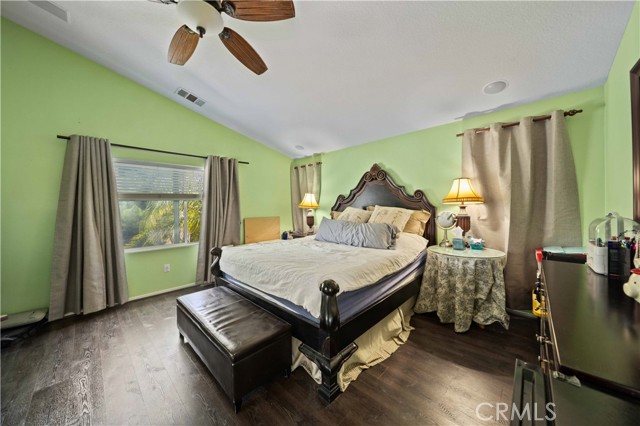 28314 Roman Court, Saugus CA: https://media.crmls.org/medias/bb415cc6-1b25-4c90-be87-7879c2879f87.jpg