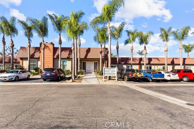 Detail Gallery Image 27 of 36 For 300 N Rampart St #127,  Orange,  CA 92868 - 4 Beds | 2 Baths