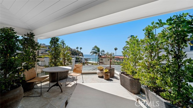 Detail Gallery Image 28 of 45 For 27 Emerald Bay, Laguna Beach,  CA 92651 - 4 Beds | 5/1 Baths