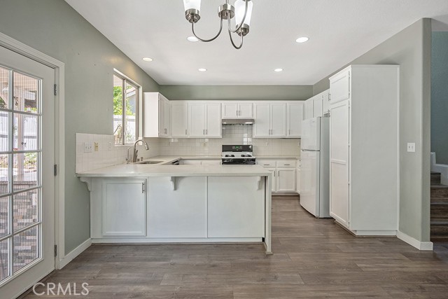 Detail Gallery Image 16 of 62 For 14846 Narcissus Crest Ave, Canyon Country,  CA 91387 - 5 Beds | 2/1 Baths