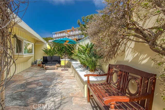 Detail Gallery Image 3 of 37 For 1407 Emerald Bay, Laguna Beach,  CA 92651 - 3 Beds | 3 Baths